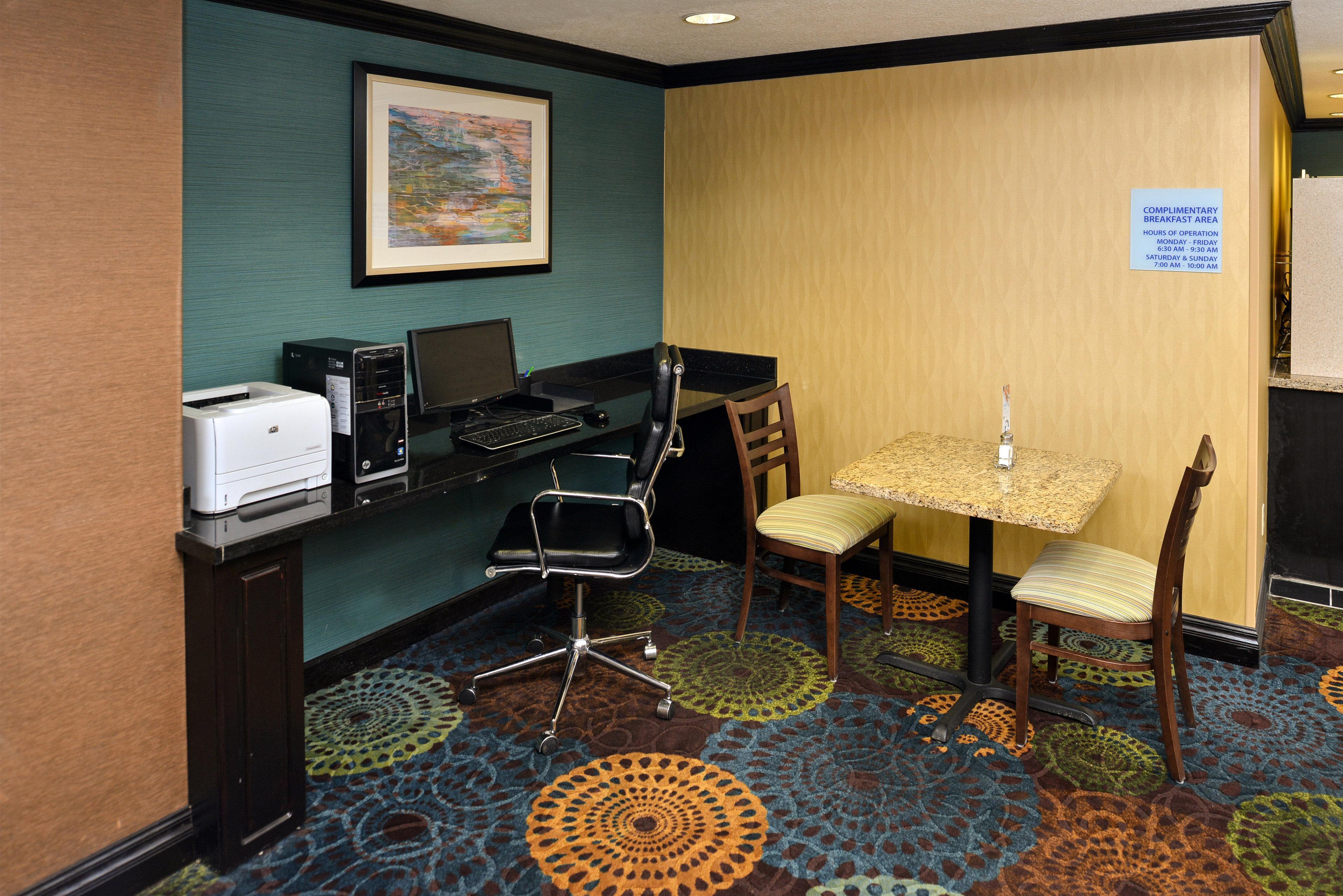 Holiday Inn Express Hotel & Suites Charlotte By Ihg Exterior photo