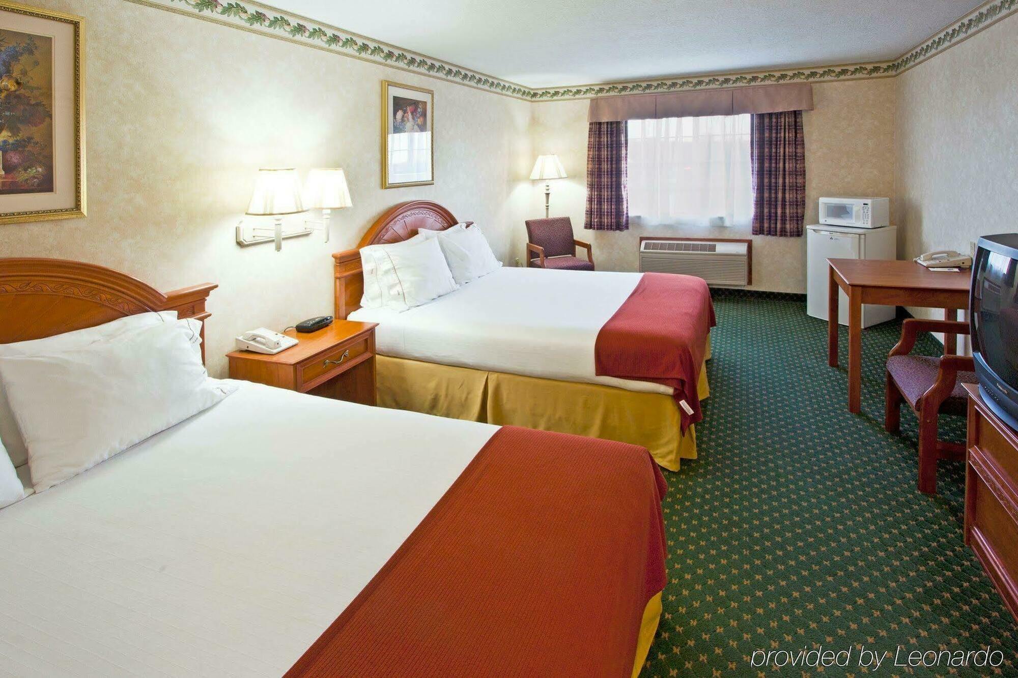 Holiday Inn Express Hotel & Suites Charlotte By Ihg Exterior photo